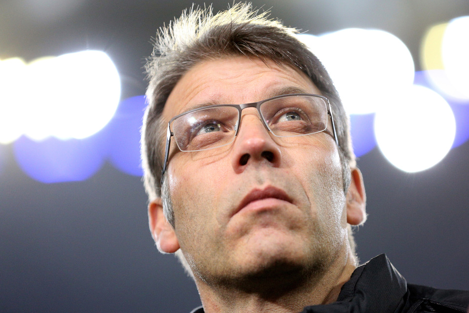 Schalkes Sportvorstand Peter Knäbel (54) zeigte sich geschockt von dem Vorfall.