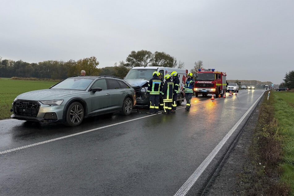 Aufgrund eines schief gegangenen Überholmanövers kam es auf der B243 zu einem Auffahrunfall.