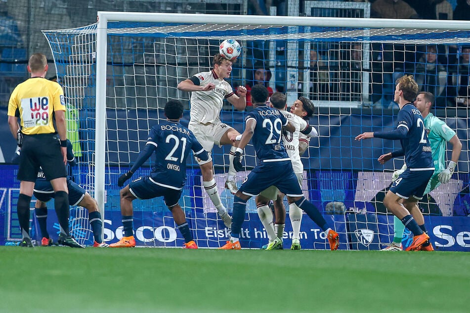 Friedrich Müller (19, am Ball) trumpfte auf, ließ aber auch stark nach.