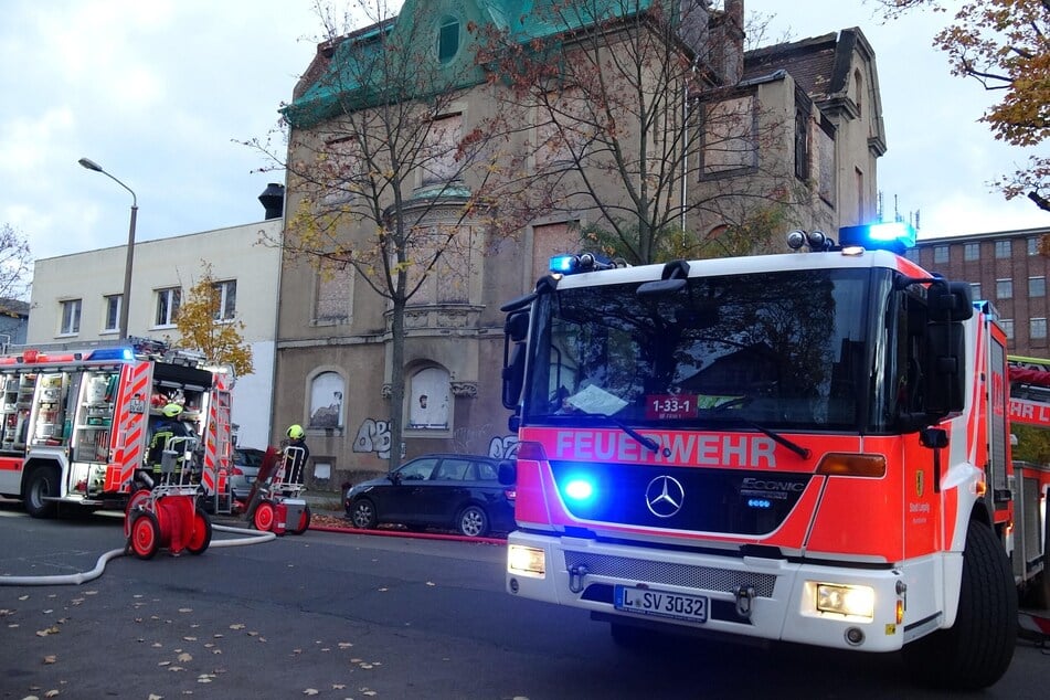 In der Dessauer Straße wurde am Samstag ein Haus angebrannt.