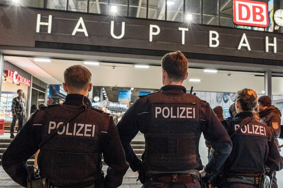 München: Alkohol-Schlägereien: Rassistische Beleidigungen und Baukran-Spielereien enden schmerzhaft