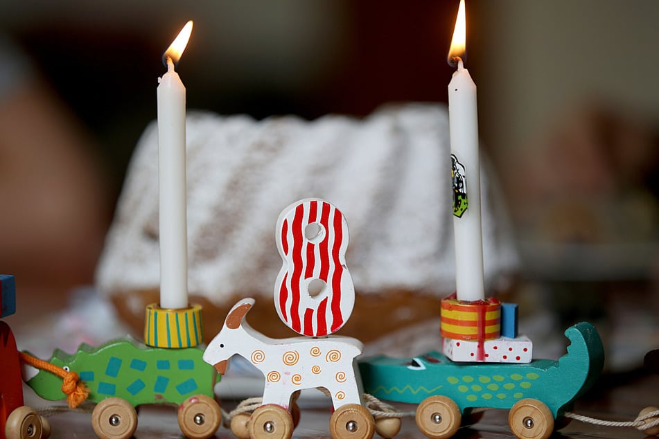 Ein Kindergeburtstag mit Kuchen und Snacks kann für Betroffene der Krankheit zu einer Qual werden.
