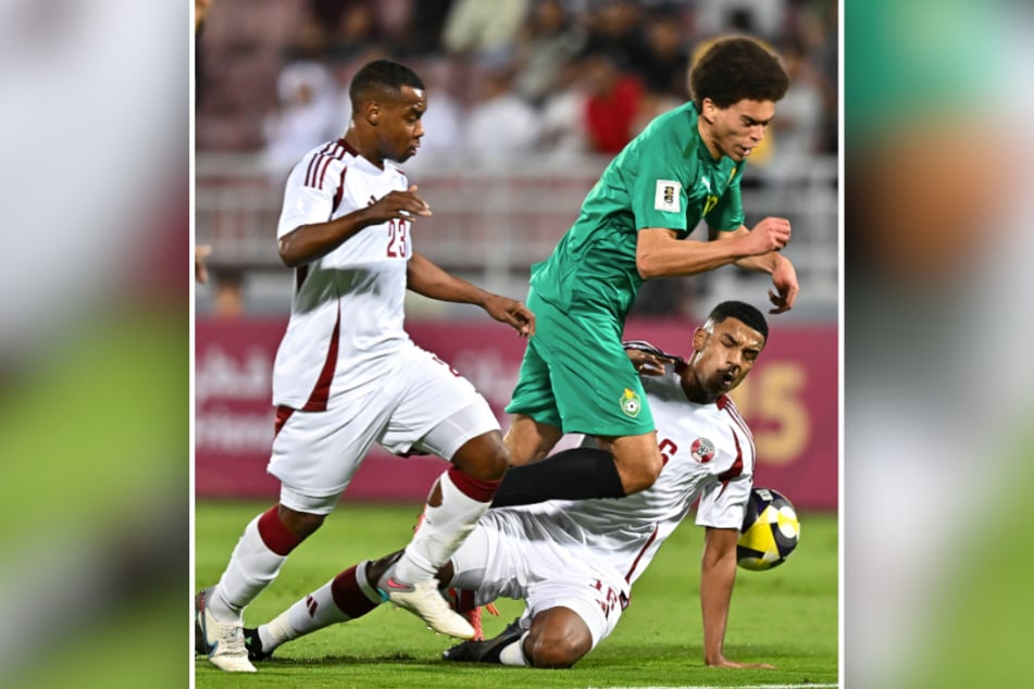 Jonah Fabisch (24, M.) im Trikot von Simbabwe in einem Testspiel im November in und gegen Katar.