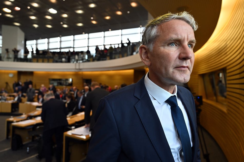 Der Thüringer AfD-Fraktionschef Björn Höcke (52) und seine Partei werden laut Bericht als dominierende Partei im rechtsextremen Spektrum beschrieben.