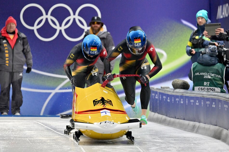 Laura Nolte (Pilotin) und Anschieberin Deborah Levi legten direkt zum Start einen neuen Rekord hin.