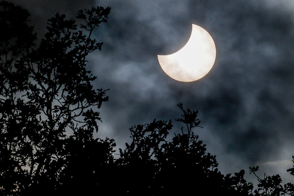 Am Mittwoch schiebt sich der Mond teils vor die Sonne. (Archivfoto)