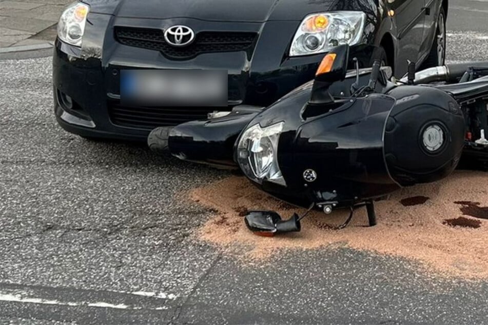 Toyota-Fahrer übersieht Motorrad? Eine Person schwer verletzt