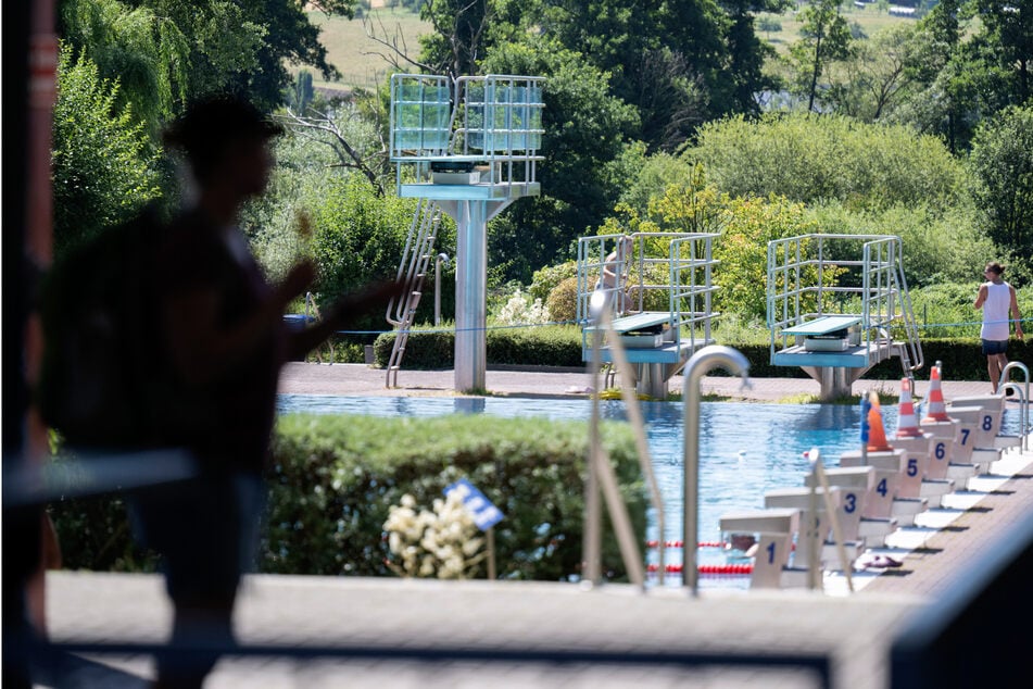 Sexuelle Belästigungen im Freibad: Ermittlungen laufen "mit Hochdruck"