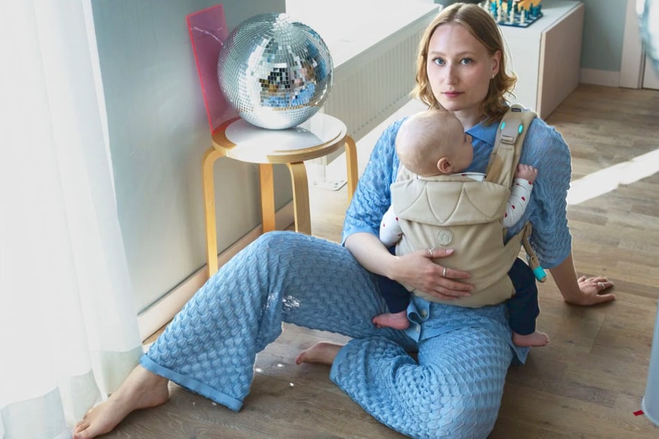 Die Babytrage Easy Vol. 2 sorgt für Komfort und Flexibilität im Familienalltag.