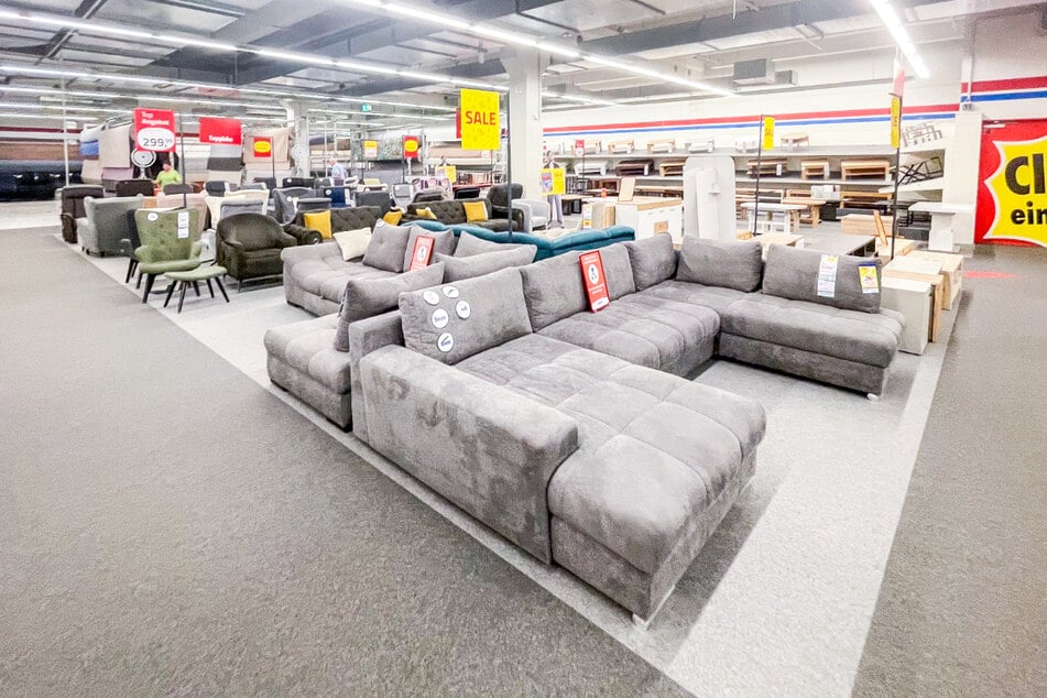 Wer ein Schnäppchen in Sachen Einrichtung machen will, kann bei ROLLER gerade 50 Prozent¹ sparen.