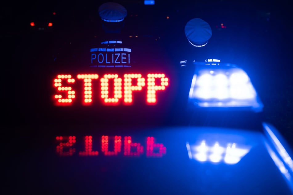 Ein 51-jähriger Toyota-Fahrer wurde von der Polizei auf der A4 wegen auffälligem Fahrverhalten gestoppt. (Symbolfoto)