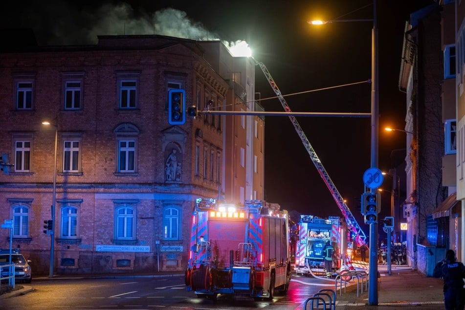 Gegen 1.20 Uhr war es an der Dieskaustraße zu einem Dachstuhlbrand gekommen.