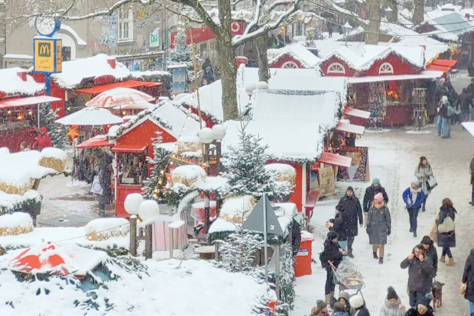 Auf dem Weihnachtsmarkt Altona-Ottensen gibt es Lebkuchenherzen und andere Köstlichkeiten.