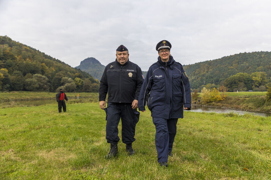 Major Petr Tomasek (55) und Polizeihauptkommissarin Manuela Brühl (42), Leiterin der Diensthundestaffel der Polizeidirektion Dresden.