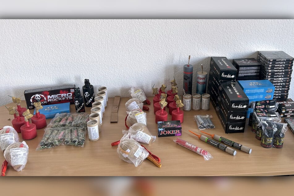 Das Zollamt Magdeburg zog bereits über 115 Kilo illegale Pyrotechnik ein.