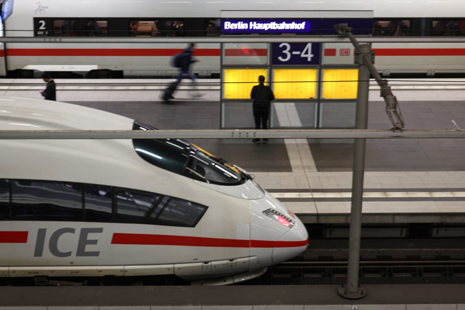 Die Ankunft am Hauptbahnhof ist täglich für 17.56 Uhr geplant. (Symbolbild)