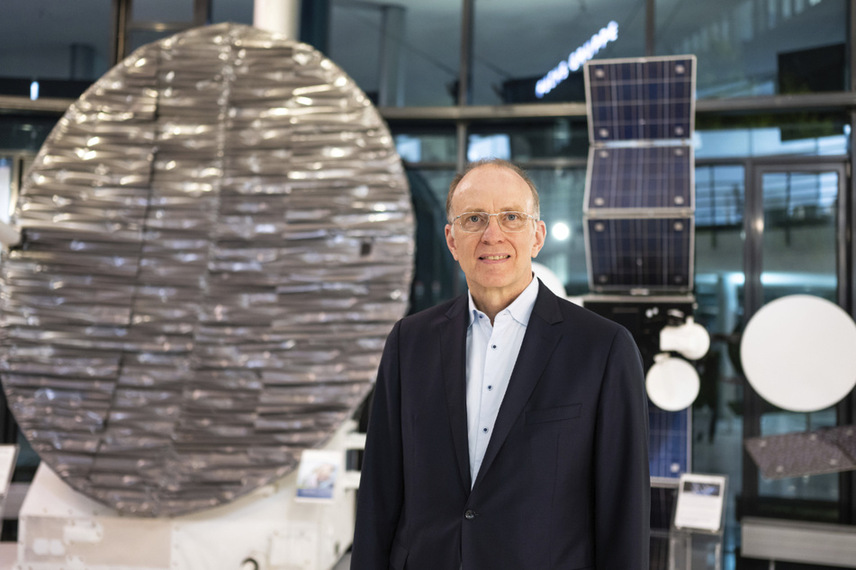 Für Marco Fuchs (59), Vorstandsvorsitzender des Raumfahrtkonzerns OHB, ist Weltraumschrott ein Problem.