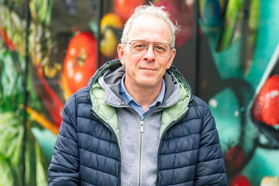 Stadtbezirksbeirat Norbert Rogge (53, Grüne) will den Zollhof möglichst schnell aus der Neustadt weghaben.