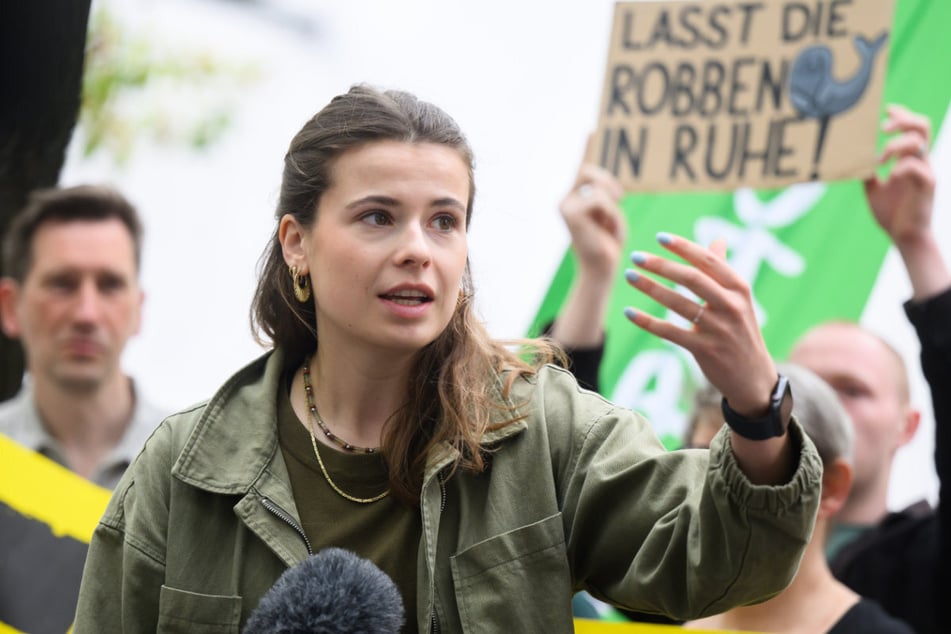 Die "Fridays for Future"-Sprecherin Luisa Neubauer (28) kritisiert die Pläne für das Gasfeld vor Borkum.