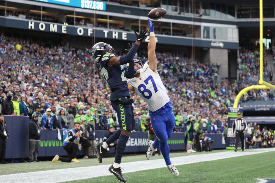 Das NFC-West-Duell zwischen den Seattle Seahawks und den Los Angeles Rams (weiß) konnte erst in der Verlängerung entschieden werden.