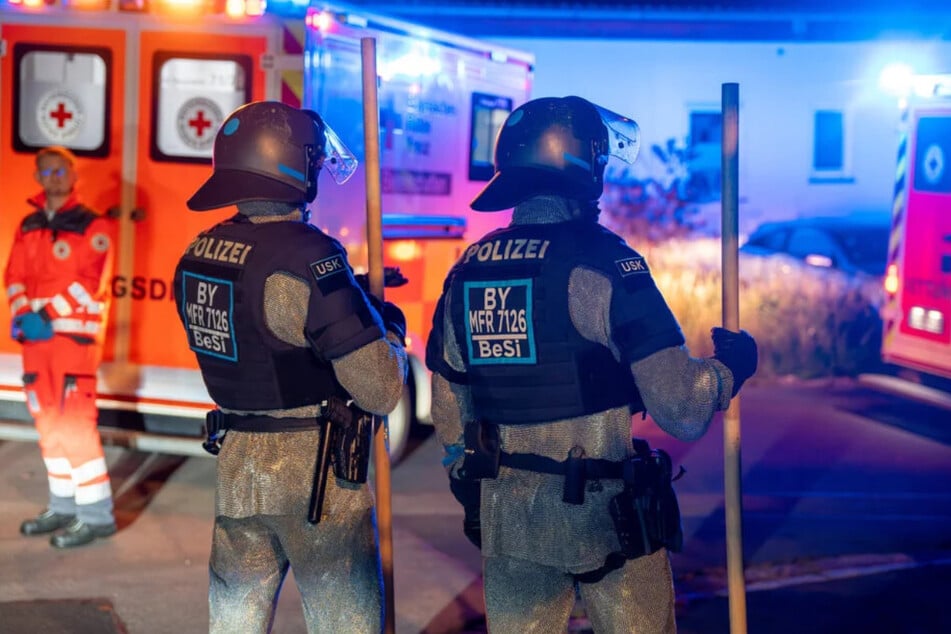Zur Hilfe eilten am 8. Oktober nach dem Vorfall neben Polizei auch das Unterstützungskommando (USK) in Kettenhemden.