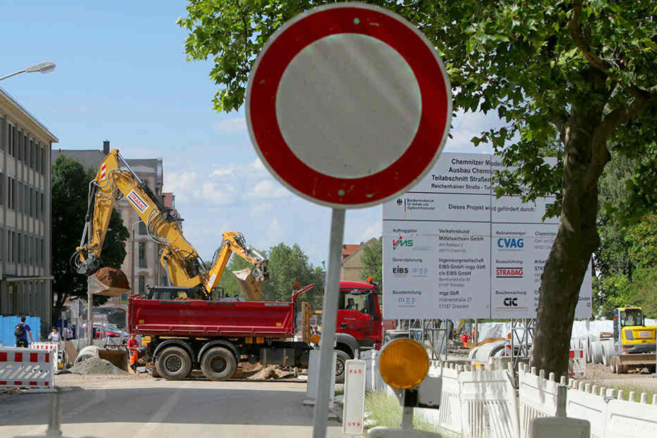 Nicht nur die Reichenhainer Straße ist eine große Baustelle, auch auf den umliegenden Straßen wird gebaut.