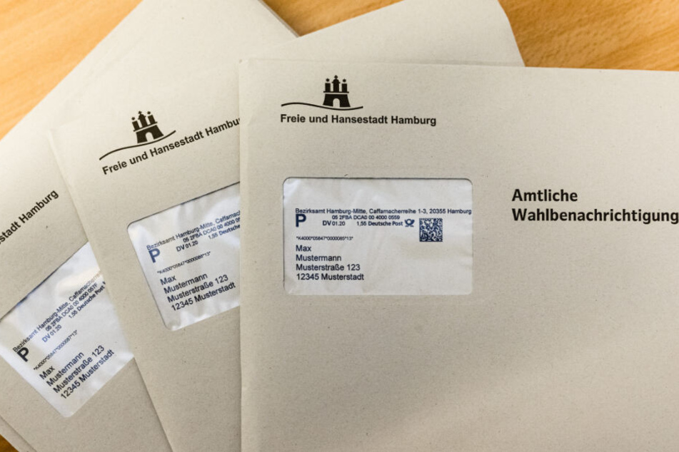 So wie diese drei Musterbriefe sehen die Wahlbenachrichtigungen in Hamburg aus.