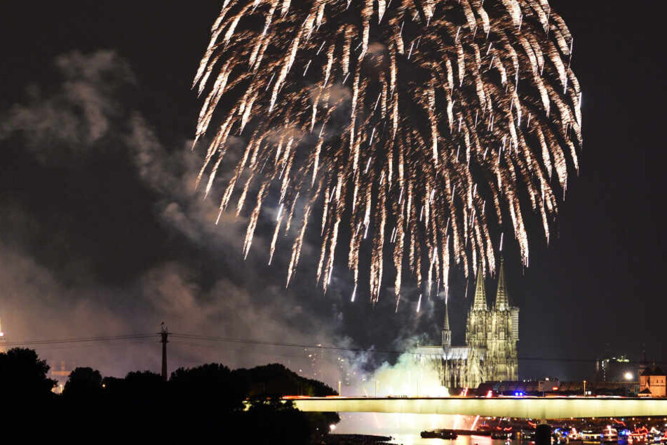Das jährliche Event "Kölner Lichter" auf dem Rhein ist ein Spektakel der Superlative.
