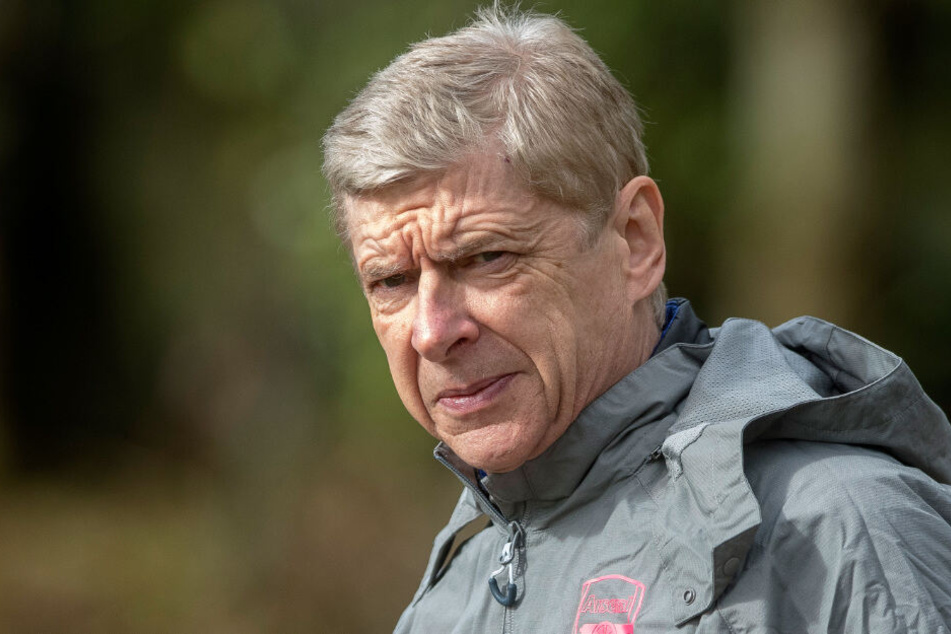 Arsène Wenger und Karl-Heinz Rummenigge sollen ihr Telefonat lediglich verschoben haben. (Archiv)