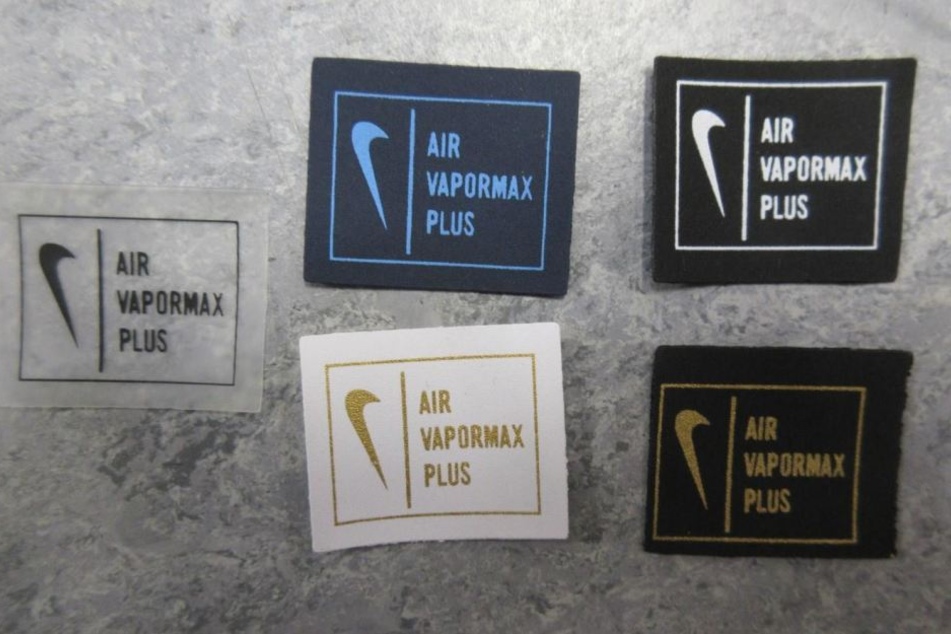 Ein Teil der gefälschten Labels.