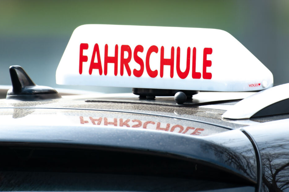 Dem Einsatz war der Tipp einer Fahrschule vorausgegangen. (Symbolbild)