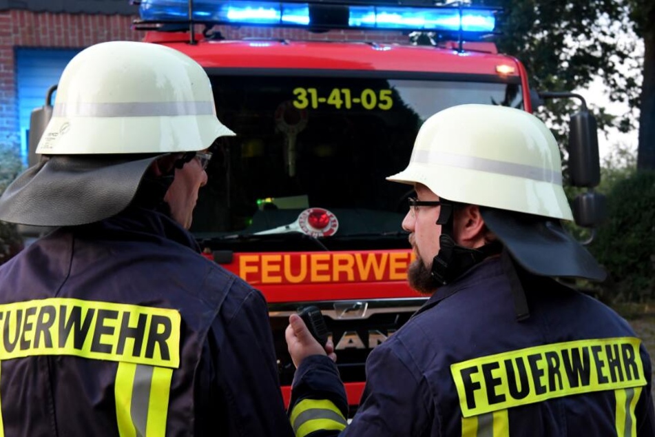 Die Feuerwehr wurde gerufen, um das Feuer zu löschen. (Symbolbild)
