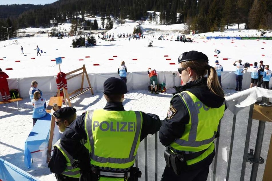 Es ist der größte Vorfall seit der Doping-Razzia bei den Olympischen Winterspielen 2006 in Turin.