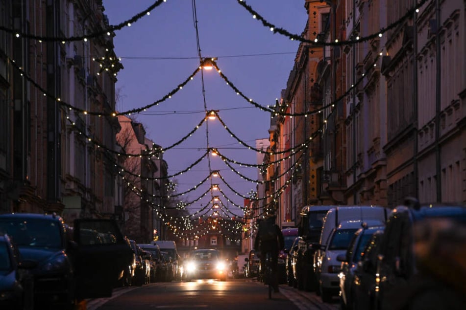 Auch in der Kamenzer Straße wird gedreht. Hier ist alles weihnachtlich geschmückt.
