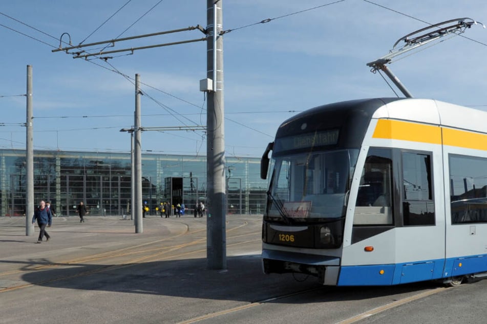 Der Fahrer wurde während der Fahrt ausfällig gegenüber der Radfahrerin.