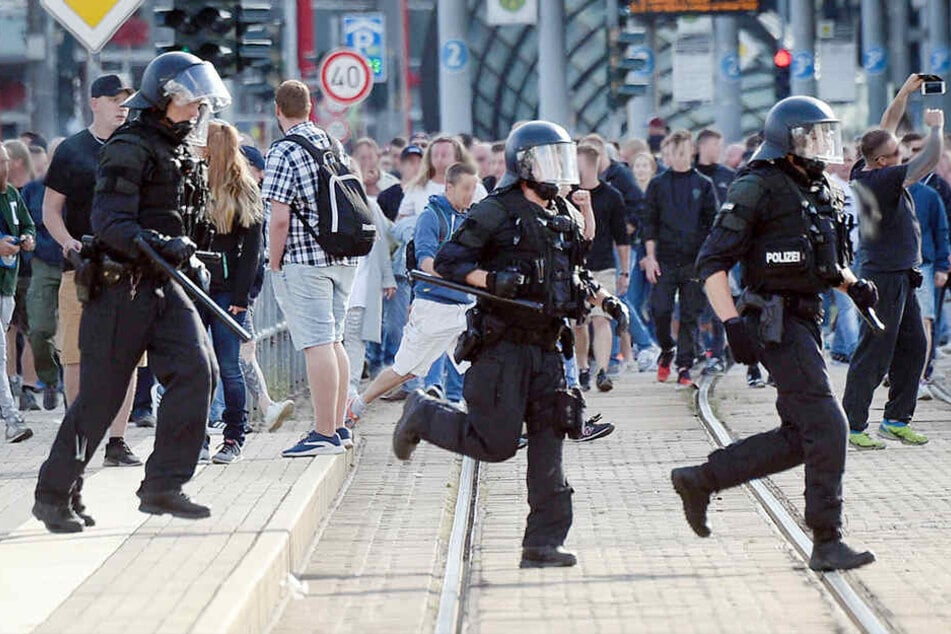 Bei zwei Demonstrationen Ende August gab es mehrere Übergriffe auf Polizisten.