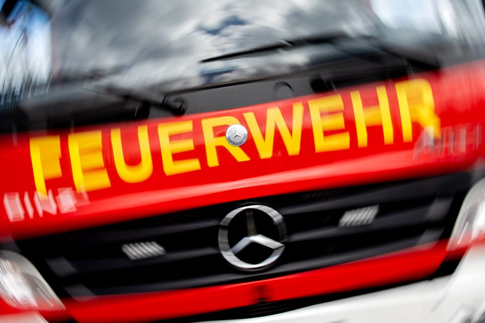 Brand nach Explosion auf Firmen-Gelände in Rüdersdorf bei Berlin