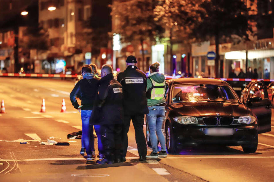 Der Tatort in Wuppertal: Das Opfer wurde von Zeugen blutüberströmt auf der Straße gefunden.