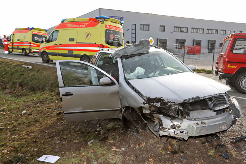 Ein Skoda kam am Alten Sachsenring von der Fahrbahn ab.