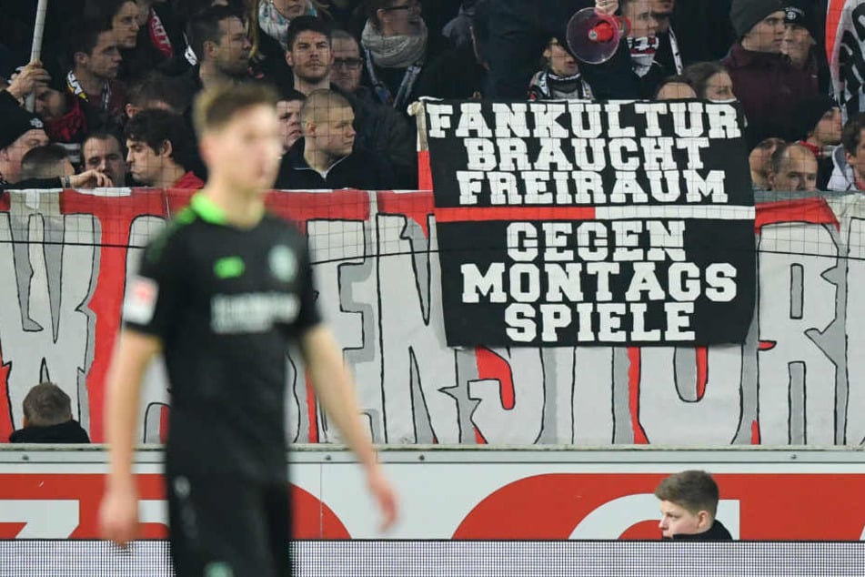 Den Anhängern der Bundesligisten passt die Spielansetzung zum Wochenbeginn überhaupt nicht.