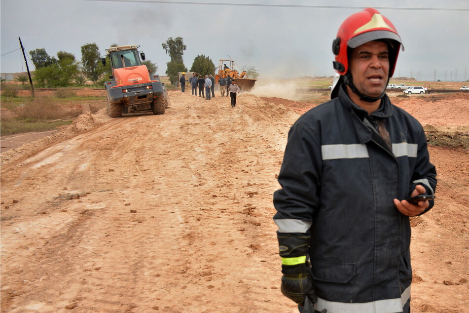 Im Nordwesten des Irans hat am Mittwoch die Erde gebebt: Feuerwehr und Katastrophenschützer sind im Einsatz. (Archivbild)