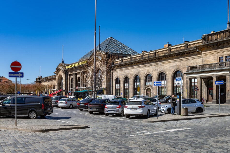Das Rathaus plant, den Schlesischen Platz mitsamt Parkplätzen sechs Wochen lang zu sperren.