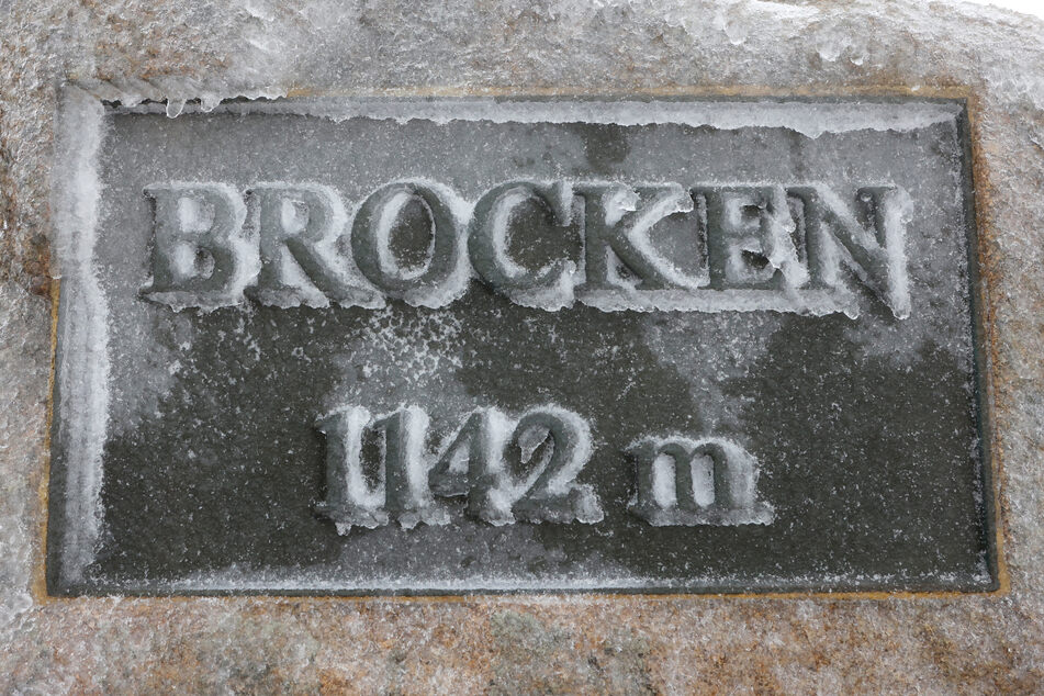 Das kennt man ja eigentlich eher andersherum: Der Brocken war am Mittwochmorgen der wärmste Ort in Sachsen-Anhalt.
