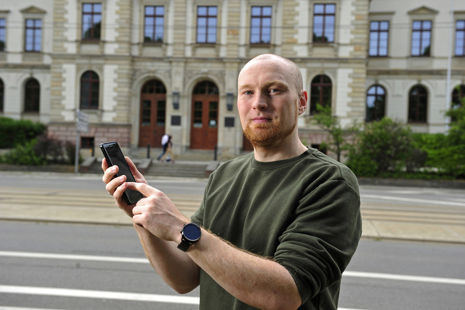 Medieninformatiker Stefan Kahl (37) gehört zum Entwicklungsteam der "BirdNET"-App.