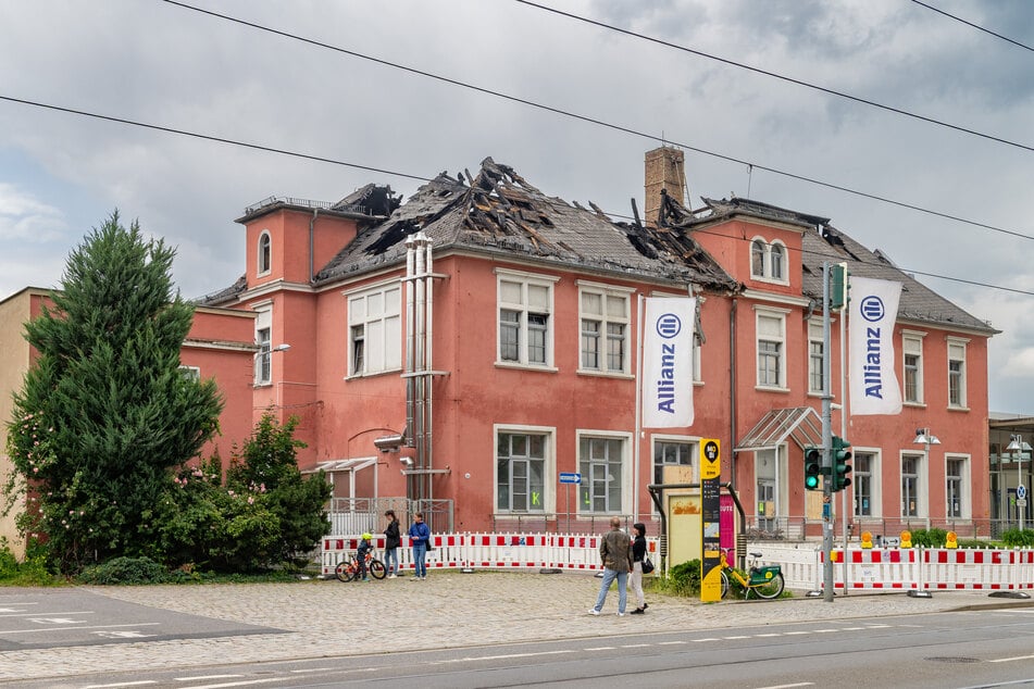 Am Freitag kam es zu einem großen Feuer. Die ehemalige Staatsoperette brannte aus.
