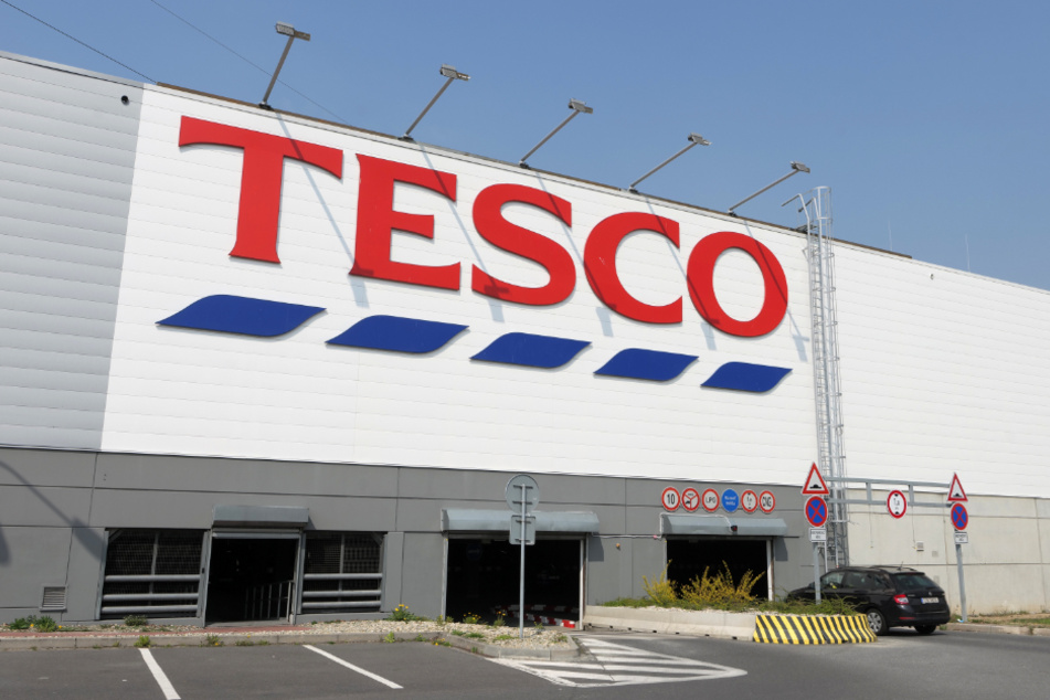 Tesco steht bei seinen Kunden nicht zum ersten Mal in der Kritik. Den jüngsten Anlass zur Beschwerde lieferte nun ein zweideutiges T-Shirt.