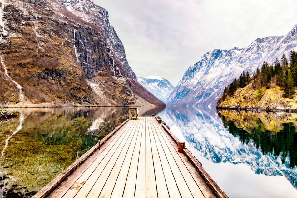 Fernweh inklusive: Der neue sz-Reisekatalog bringt Euch zu den schönsten Orten der Welt.