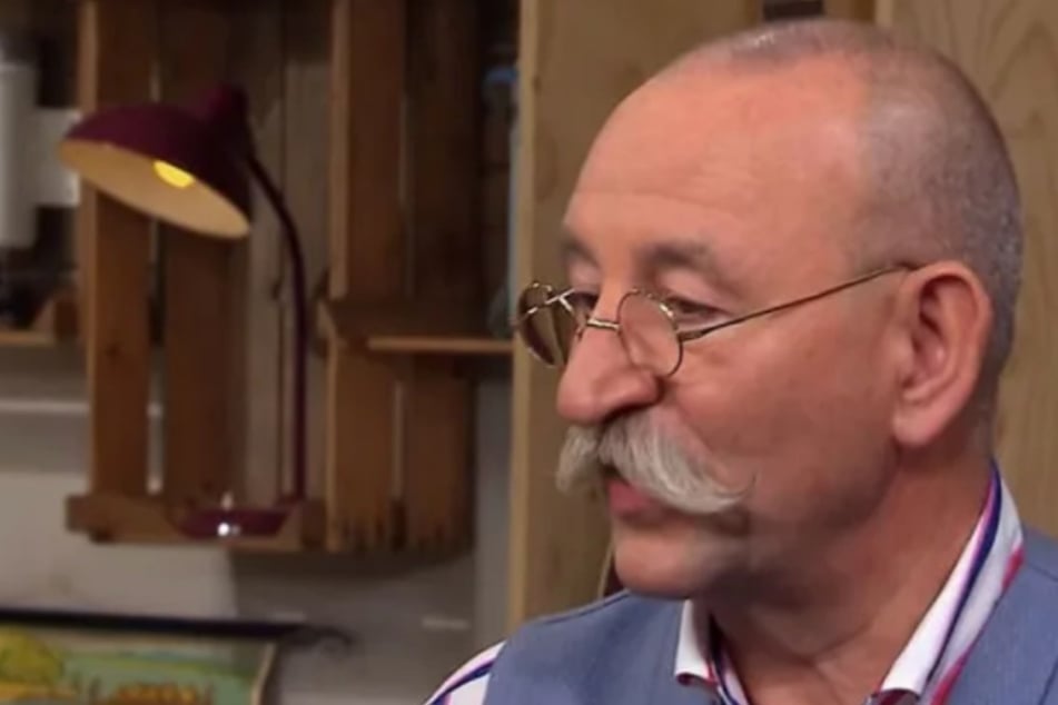 Bares für Rares: Horst Lichter bei "Bares für Rares" aus dem Häuschen: Diese Rarität bringt ihn zum Staunen