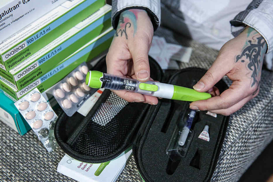 Hormone, Spritzen, Tabletten: Die Hortnerin nimmt haufenweise Medikamente ein im Rahmen der Kinderwunsch-Behandlung.