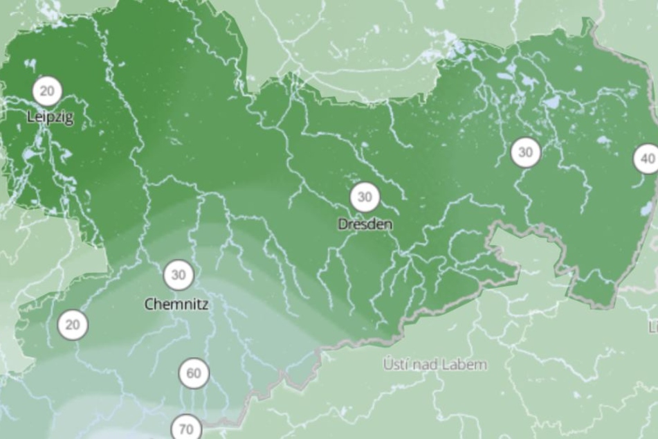 Die Chance auf weiße Weihnachten mit Stand 7. Dezember: Während die Wahrscheinlichkeit im Erzgebirge hoch ist, bekommen Nord-, Mittel- und Ostsachsen wohl keinen Schnee zum 24. Dezember.